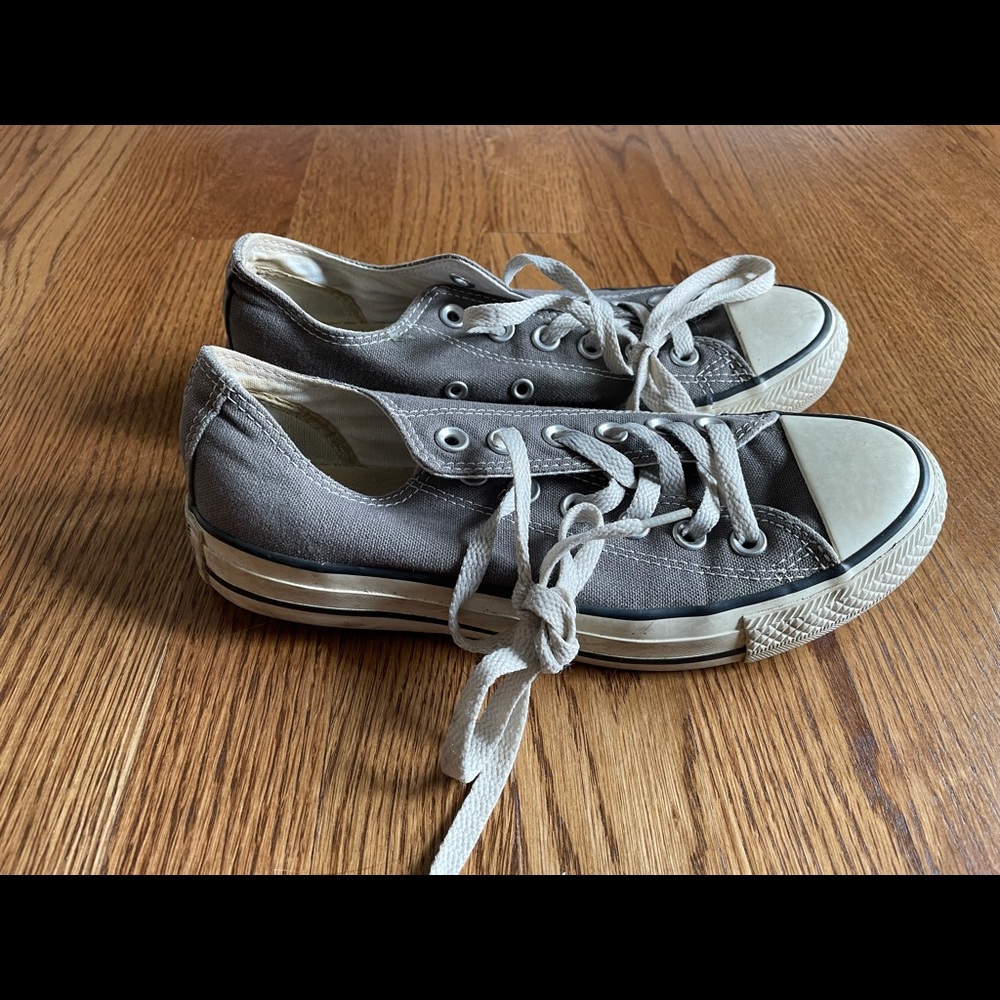 Converse sneakers size 7